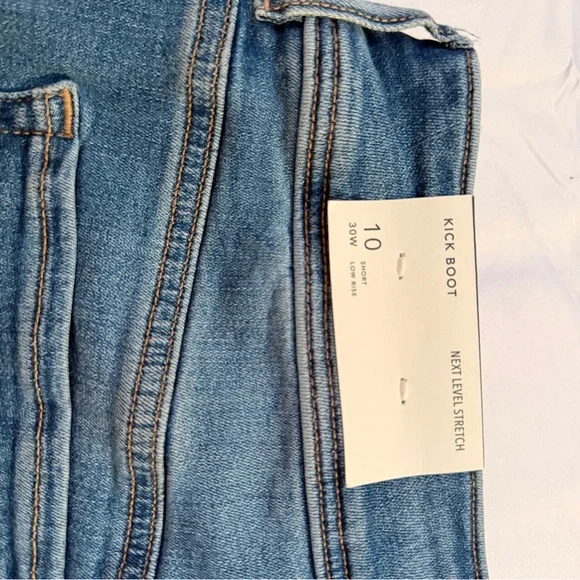 American Eagle Outfitters Light Blue Flare Jeans - Picture 4 of 4